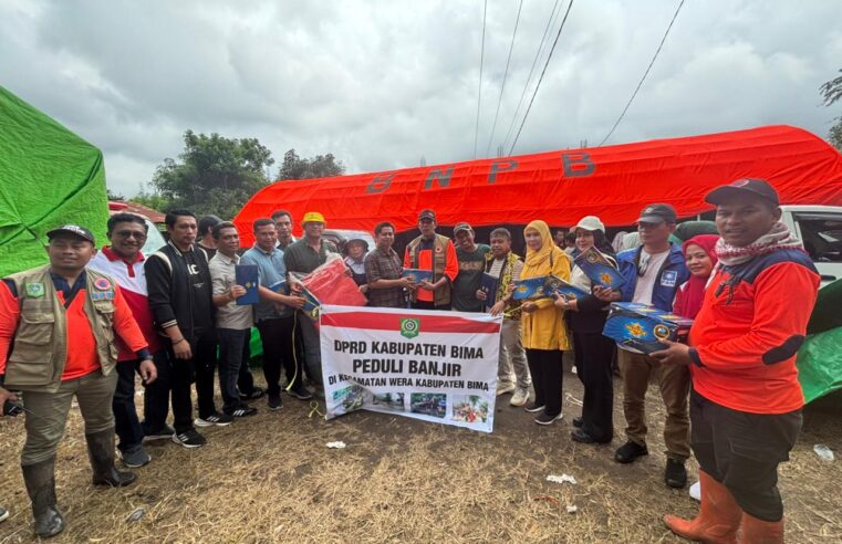 DPRD Kabupaten Bima Salurkan Bantuan Darurat Untuk Warga Terdampak Banjir Bandang Wera – Ambalawi Bima
