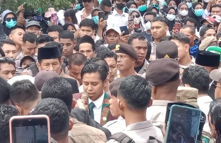 Wakil Ketua 1 DPRD Muh Erwin Temui Masa Aksi Calon PPPK Kabupten Bima, Siap Tindaklanjuti Tuntutan