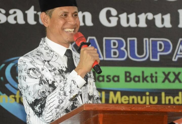 Wabup Bima dr.H. Irfan Minta PGRI Tingkatkan Profesionalisme Guru Kab. Bima