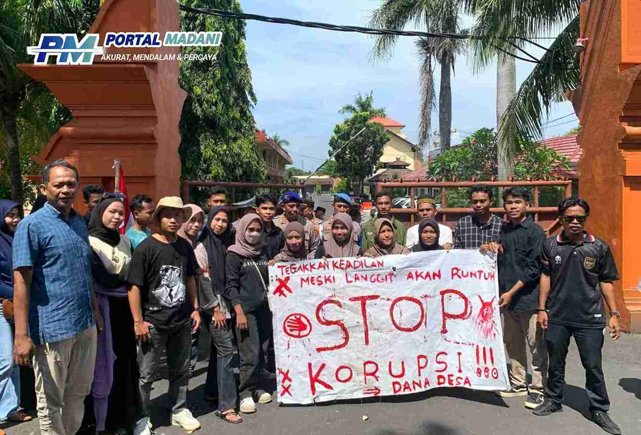 Kades Woro Diduga Korupsi ADD, Aliansi Masyarakat Dan Pemuda Desa Woro Geruduk Polda NTB