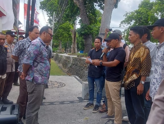 Kejati NTB Dinilai Lamban, Kompak NTB Gelar Aksi Jum’at Jihad Jilid IV