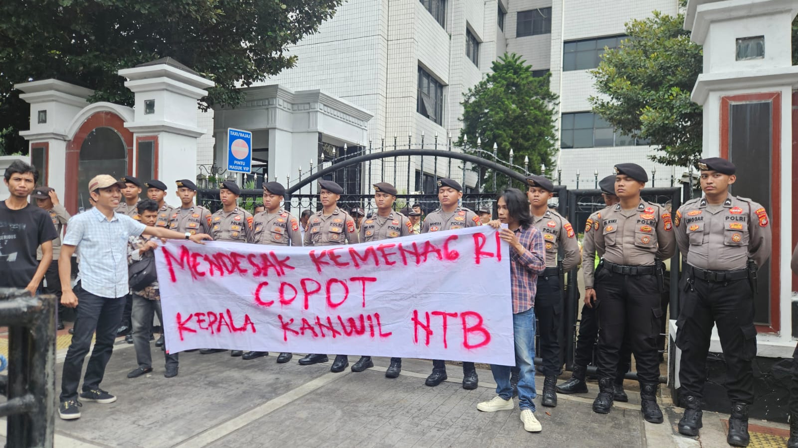 GEMPAR Desak Menteri Agama RI Copot Zamroni Azis Kakanwil Kemenag NTB