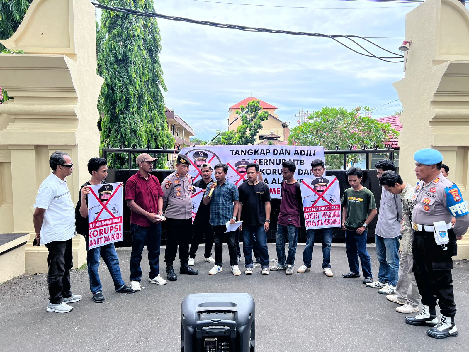 Gedor Mapolda NTB, FPNM Desak Kapolda Tangkap Gubernur NTB